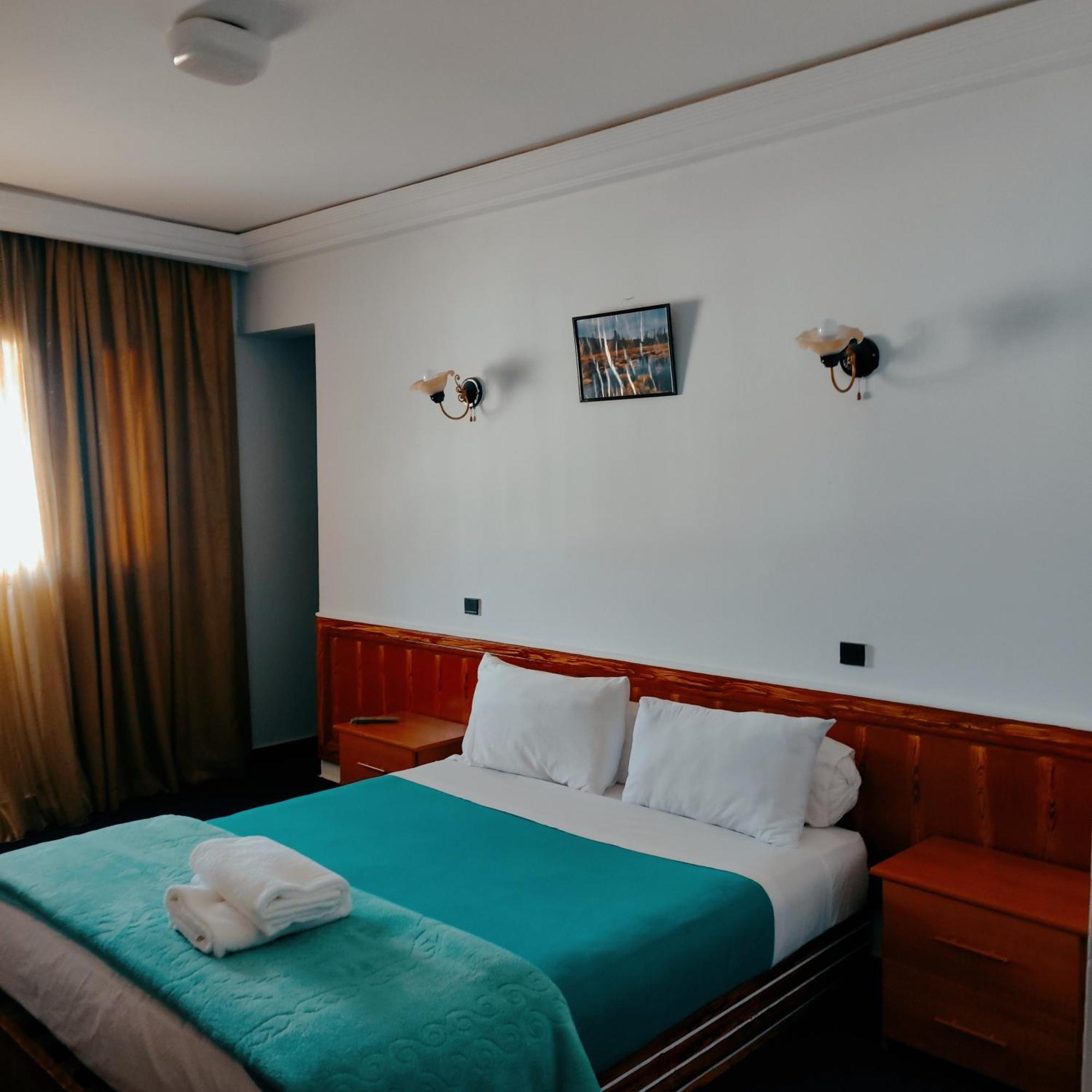 Amrouss Touristic Darmaroc Hotel Azrou Bagian luar foto