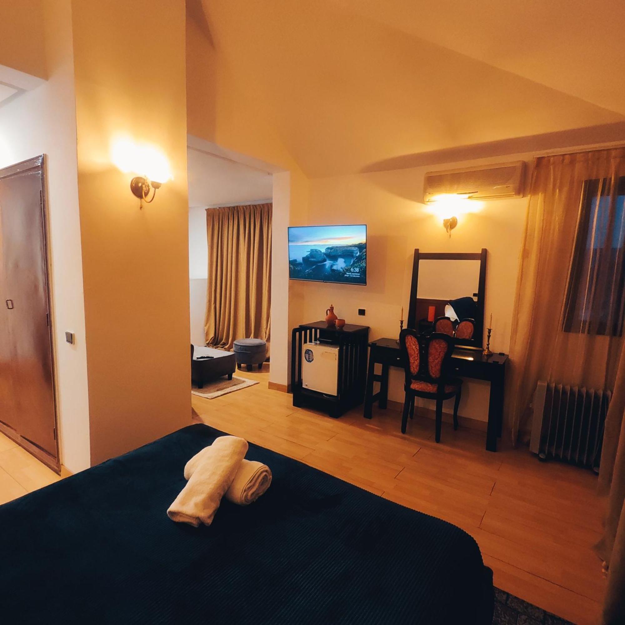 Amrouss Touristic Darmaroc Hotel Azrou Bagian luar foto