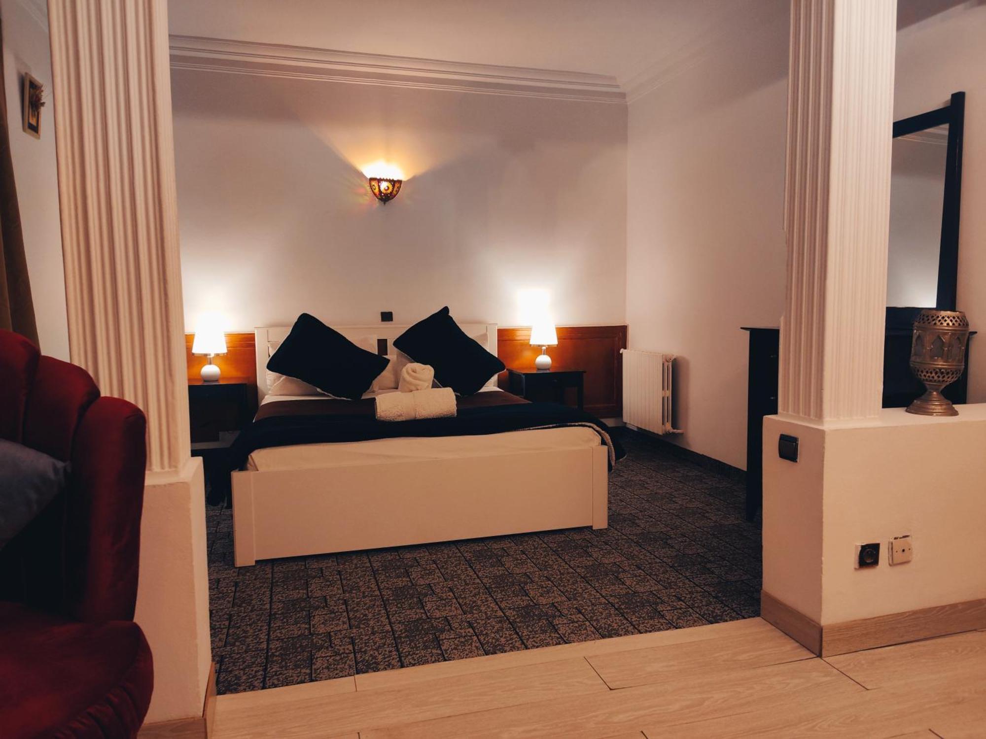 Amrouss Touristic Darmaroc Hotel Azrou Bagian luar foto
